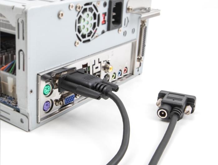 Delock Seriële Kabel RS-232 D-Sub9 Stekker naar D-Sub9 Stekker Stroomvoorziening