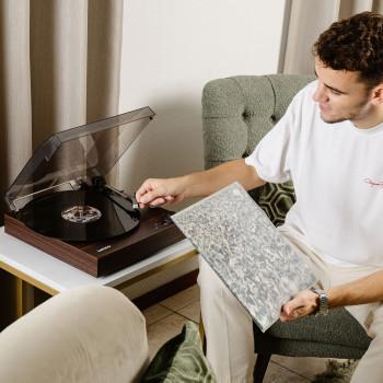 Platenspeler met Bluetooth®, twee ingebouwde luidsprekers en AT3600L - Lenco