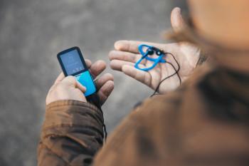 Sport MP3/4-speler met stappenteller Sportoordopjes en sportarmband Blauw - Lenco